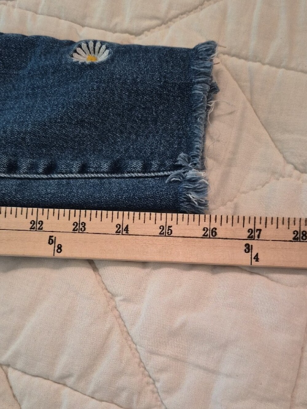 Judy Blue -Skinny Fit Jeans Daisy Embroidered  - Size 3/26 - Picture 5 of 8